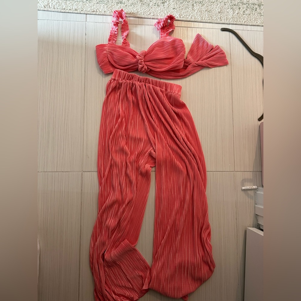 Revolve matching set